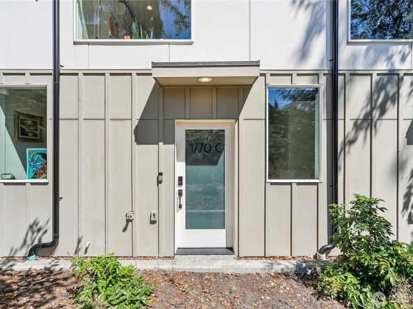 1770 C 14th Avenue S, Seattle WA 98144