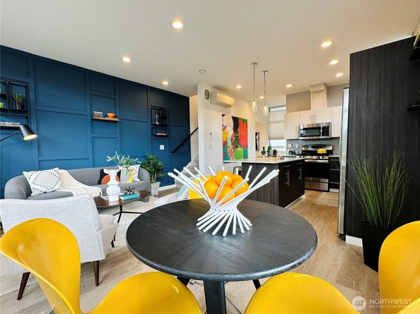 3638 Courtland Place S B, Seattle WA 98144