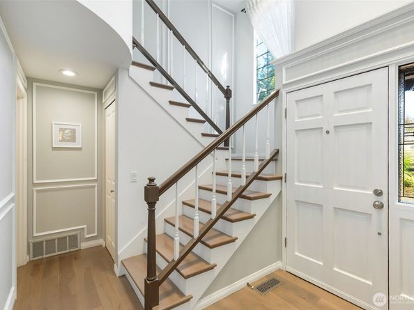 24020 SE 42nd Street, Sammamish WA 98029