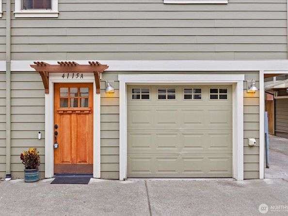 4115 42nd Avenue SW A, Seattle WA 98116