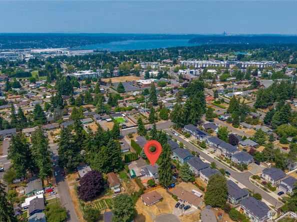 820 Monroe Avenue NE, Renton WA 98056