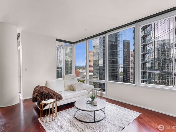500 106th Avenue NE 1807, Bellevue WA 98004