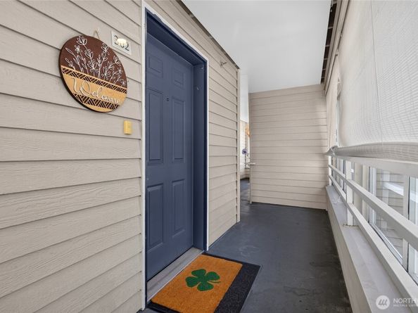 2125 California Avenue SW 302, Seattle WA 98116