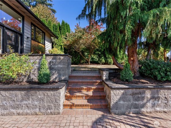 803 240th Street SE, Bothell WA 98021