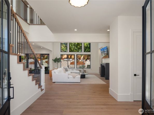 4024 85th Avenue SE, Mercer Island WA 98040