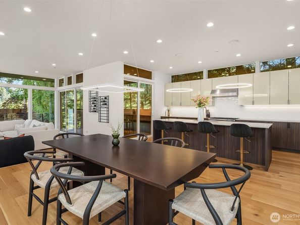 10827 NE 108th Lane, Kirkland WA 98033