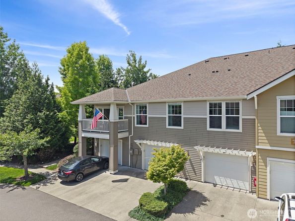 7705 Fairway Avenue SE 204, Snoqualmie WA 98065