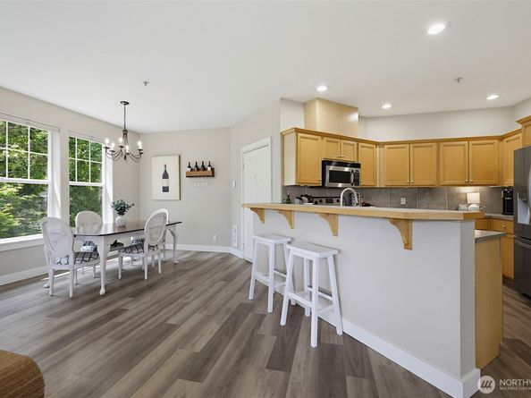7705 Fairway Avenue SE 204, Snoqualmie WA 98065