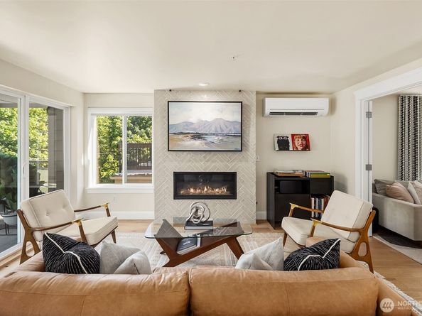 2334 Thorndyke Avenue W 301, Seattle WA 98199