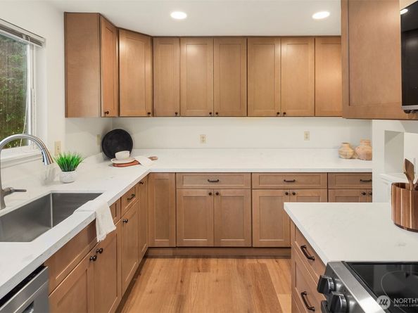 10838 E Riverside Drive C203, Bothell WA 98011