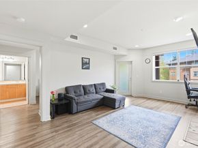 1000 Cabin Creek Lane SW B106, Issaquah WA 98027