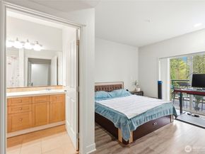 1000 Cabin Creek Lane SW B106, Issaquah WA 98027