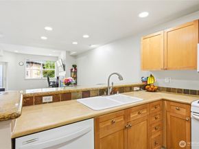1000 Cabin Creek Lane SW B106, Issaquah WA 98027