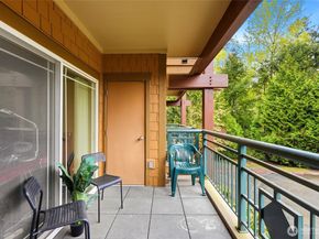 1000 Cabin Creek Lane SW B106, Issaquah WA 98027