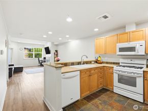 1000 Cabin Creek Lane SW B106, Issaquah WA 98027