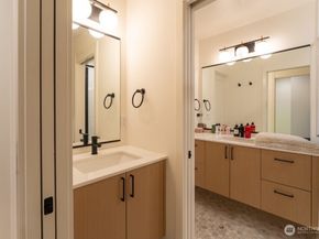 10350 Wallingford Avenue N B, Seattle WA 98133