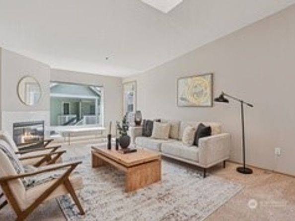 12323 NE 97th Street Q, Kirkland WA 98033