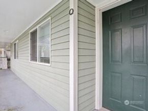 12323 NE 97th Street Q, Kirkland WA 98033