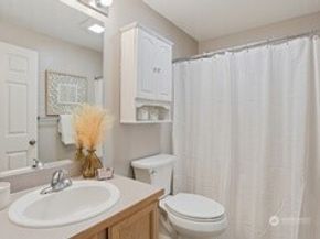 12323 NE 97th Street Q, Kirkland WA 98033