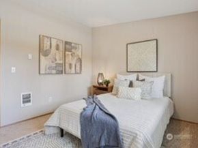 12323 NE 97th Street Q, Kirkland WA 98033