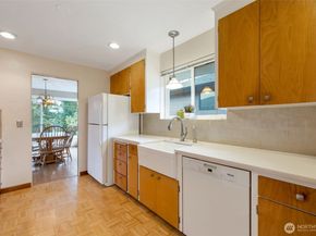 10520 11th Avenue NW, Seattle WA 98177