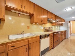 10520 11th Avenue NW, Seattle WA 98177
