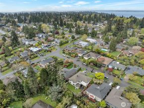 10520 11th Avenue NW, Seattle WA 98177
