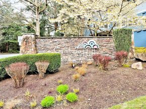 12012 NE 204th Place C201, Bothell WA 98011