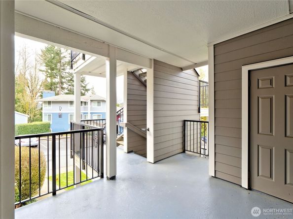 12012 NE 204th Place C201, Bothell WA 98011