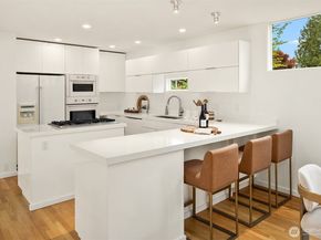 1023 14th Place W, Kirkland WA 98033
