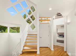 1023 14th Place W, Kirkland WA 98033