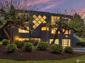1023 14th Place W, Kirkland WA 98033