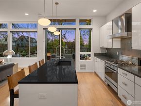 305 24th Avenue E, Seattle WA 98112