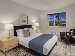 305 24th Avenue E, Seattle WA 98112