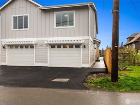 2417 Harrison Avenue C, Everett WA 98201