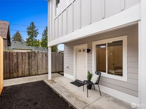 2417 Harrison Avenue C, Everett WA 98201