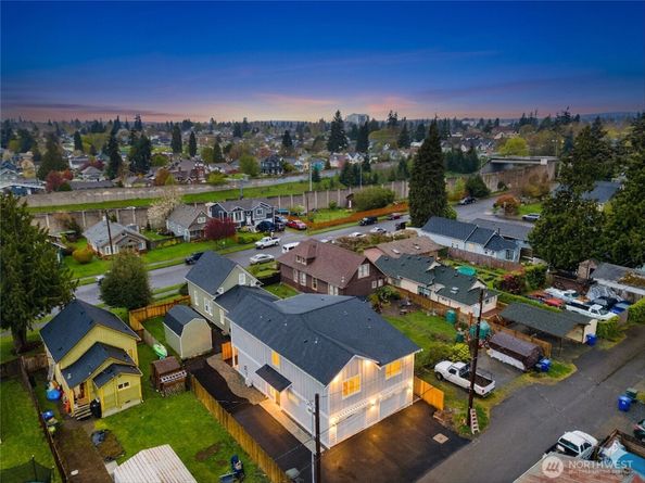 2417 Harrison Avenue C, Everett WA 98201