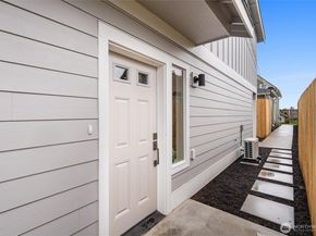 2417 Harrison Avenue C, Everett WA 98201