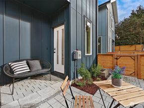 2006 A 19th Avenue S, Seattle WA 98144