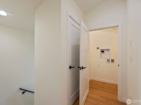 2725 NE 87th Street, Seattle WA 98115