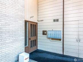 3424 25th Avenue W 201, Seattle WA 98199