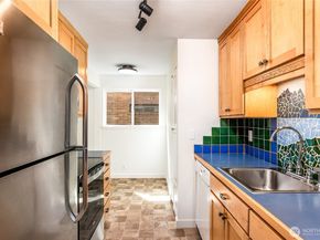 3424 25th Avenue W 201, Seattle WA 98199