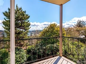 3424 25th Avenue W 201, Seattle WA 98199