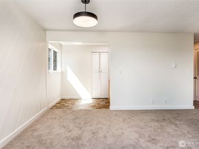 3424 25th Avenue W 201, Seattle WA 98199