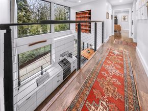 2424 Federal Avenue E, Seattle WA 98102
