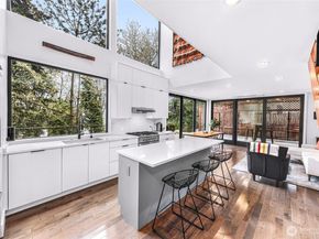 2424 Federal Avenue E, Seattle WA 98102