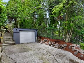 2424 Federal Avenue E, Seattle WA 98102