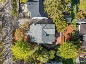 6216 33rd Avenue NE, Seattle WA 98115