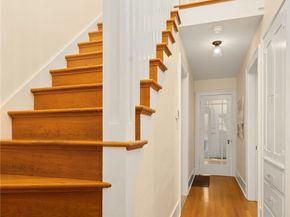 6216 33rd Avenue NE, Seattle WA 98115