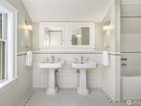 6216 33rd Avenue NE, Seattle WA 98115
